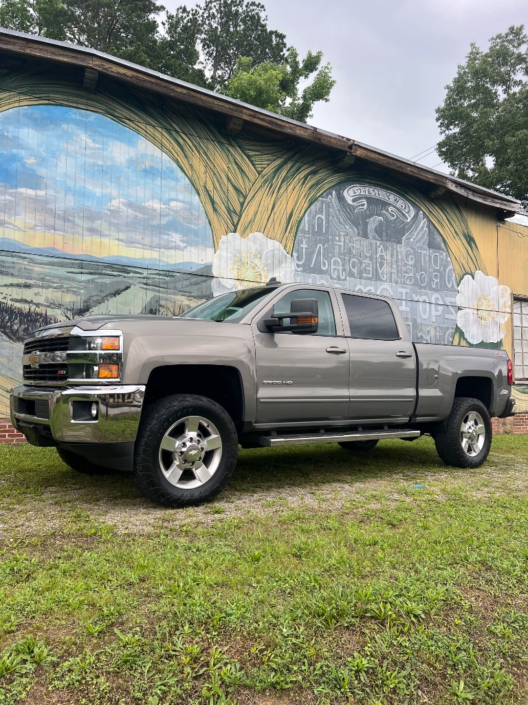 2017 Chevrolet Silverado HD LT 4WD Crew Cab Standard Box's photo