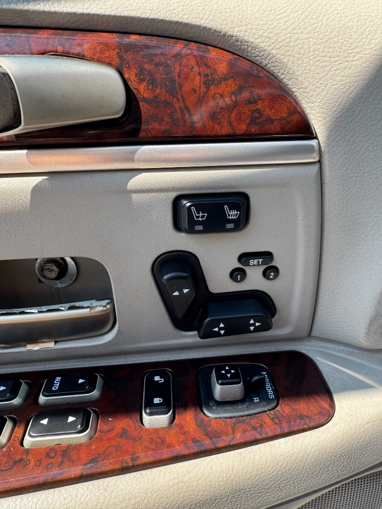 2007 Lincoln Town Car Signature Limited - Photo 8