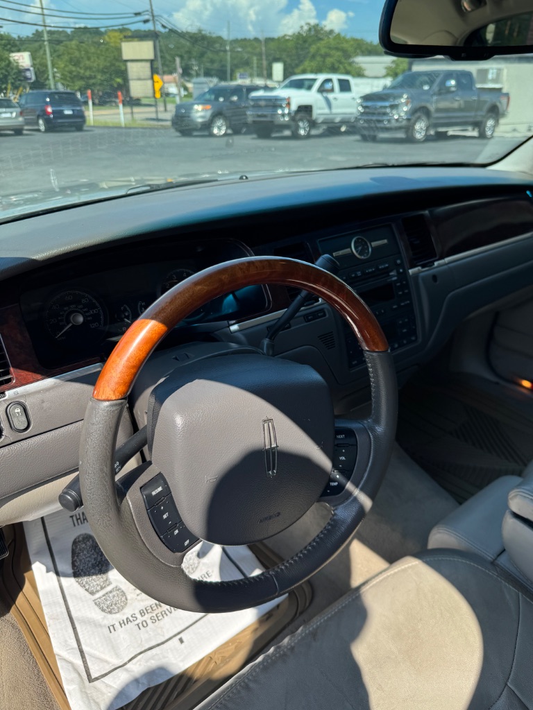 2007 Lincoln Town Car Signature Limited - Photo 7
